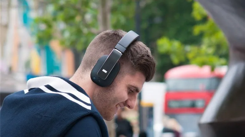 August EP750 Wireless Bluetooth Headphones with ANC