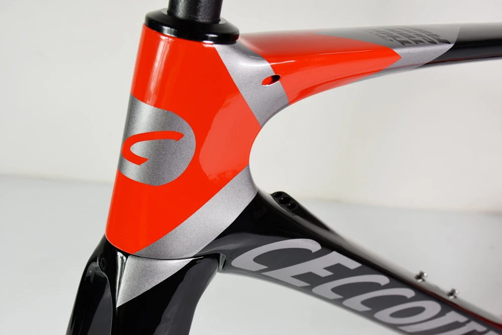 Flash Deal 2019 customized carbon road bike frame Di2 And Mechanical T1000 2 years‘ warrenty road bicycle frame hot selling 1 Flash Deal 2019 customized carbon road bike frame Di2 And Mechanical T1000 2 years‘ warrenty road bicycle frame hot selling 1