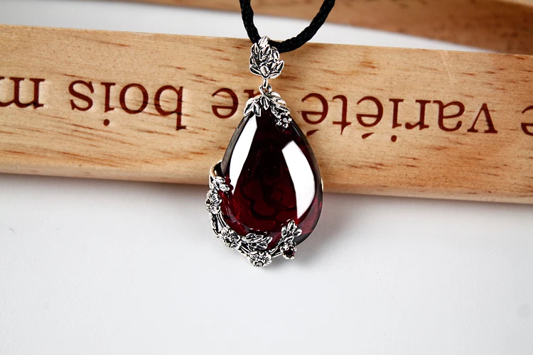 925 silver inlaid Garnet Necklace Pendant pendant Retro Style Silver Ruby sweater chain (excluding chain) free shipping Fine Jewelry