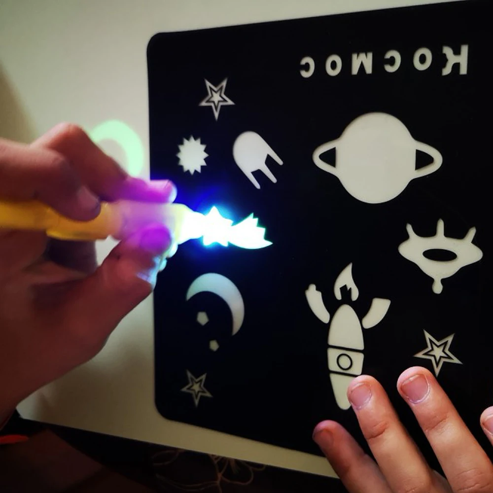 

PVC A4 Draw with Light In Dark Children's Sketchpad Kids Funny Toy Luminous Drawing Board Set In Box Boys Girls Toy