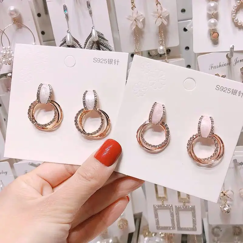 10792536796_934565869