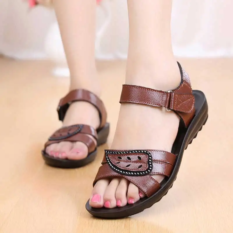 Goede Platte Sandalen Vrouwen Echt Lederen Sandalen Voor Moeder Zomer Strand Schoenen Haak Loop Dames Sandalen Casual Schoenen Basic Sandalias
