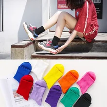 Корейский стиль, яркие хлопковые носки для женщин, милые короткие носки по щиколотку, желтые, синие, фиолетовые, зеленые, красные, черные носки для девочек, подарок