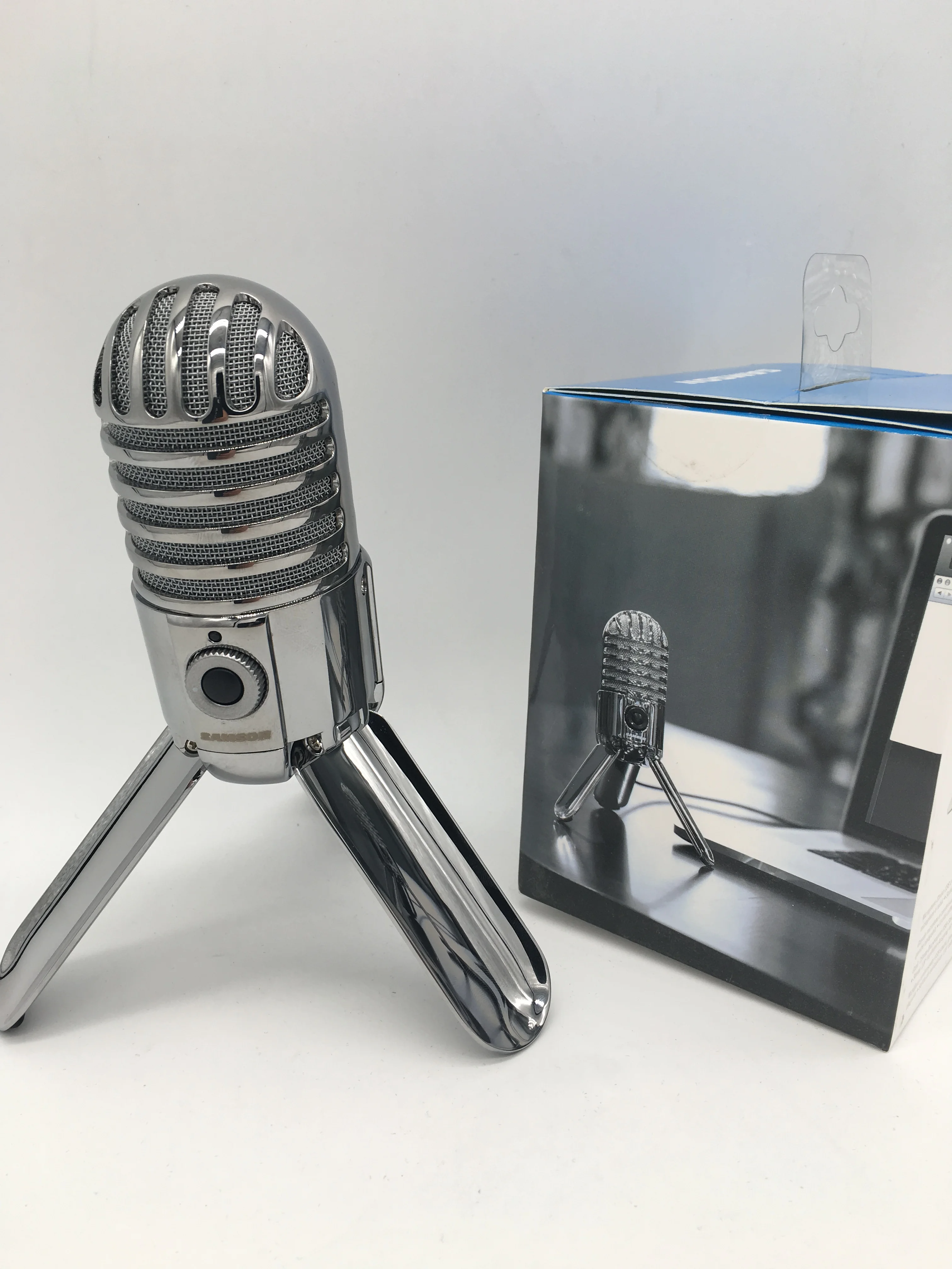 Samson Meteor Mic USB studio recording конденсаторный микрофон складывающаяся Задняя ножка включает usb-кабель, для записи компьютера