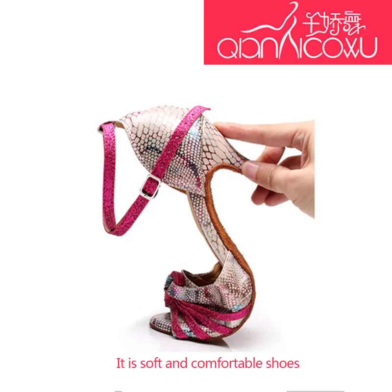 Женская обувь красивые Туфли для латинских танцев взрослых женщин на низком каблуке Летняя уличная Танцы сандалии с практикой обуви Soft 7099