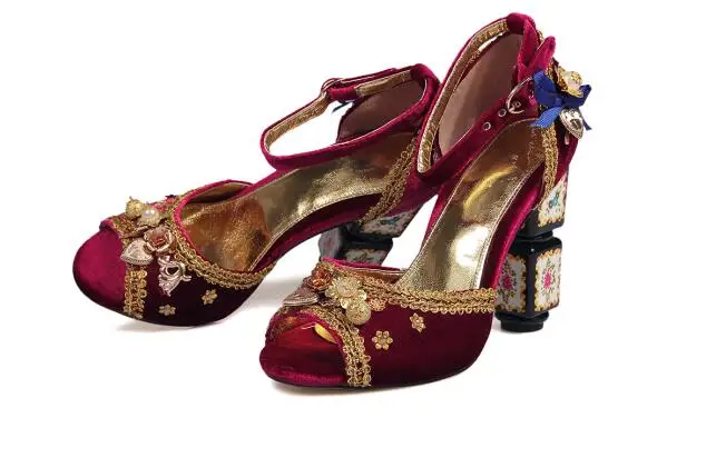 Женские туфли-лодочки с открытым носком на высоком каблуке; коллекция года; сезон лето; туфли для подиума в винтажном стиле; босоножки на высоком каблуке с ремешком на щиколотке; BY497