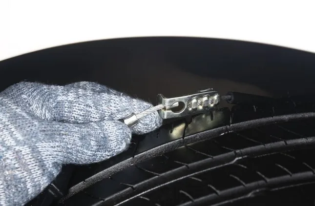 Universal Car Tire Anti-skid Chain Auto Emergency Tire Anti-skid Belt For Snow Road Sand Road with Snow Shovel Gloves (9)