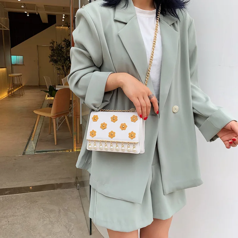 

Designer Flower Pearl Chain Crossbody Bags PU Leather Small Flap Bags Casual Shoulder Bag Purse Clutch Bolsa Feminina 2019