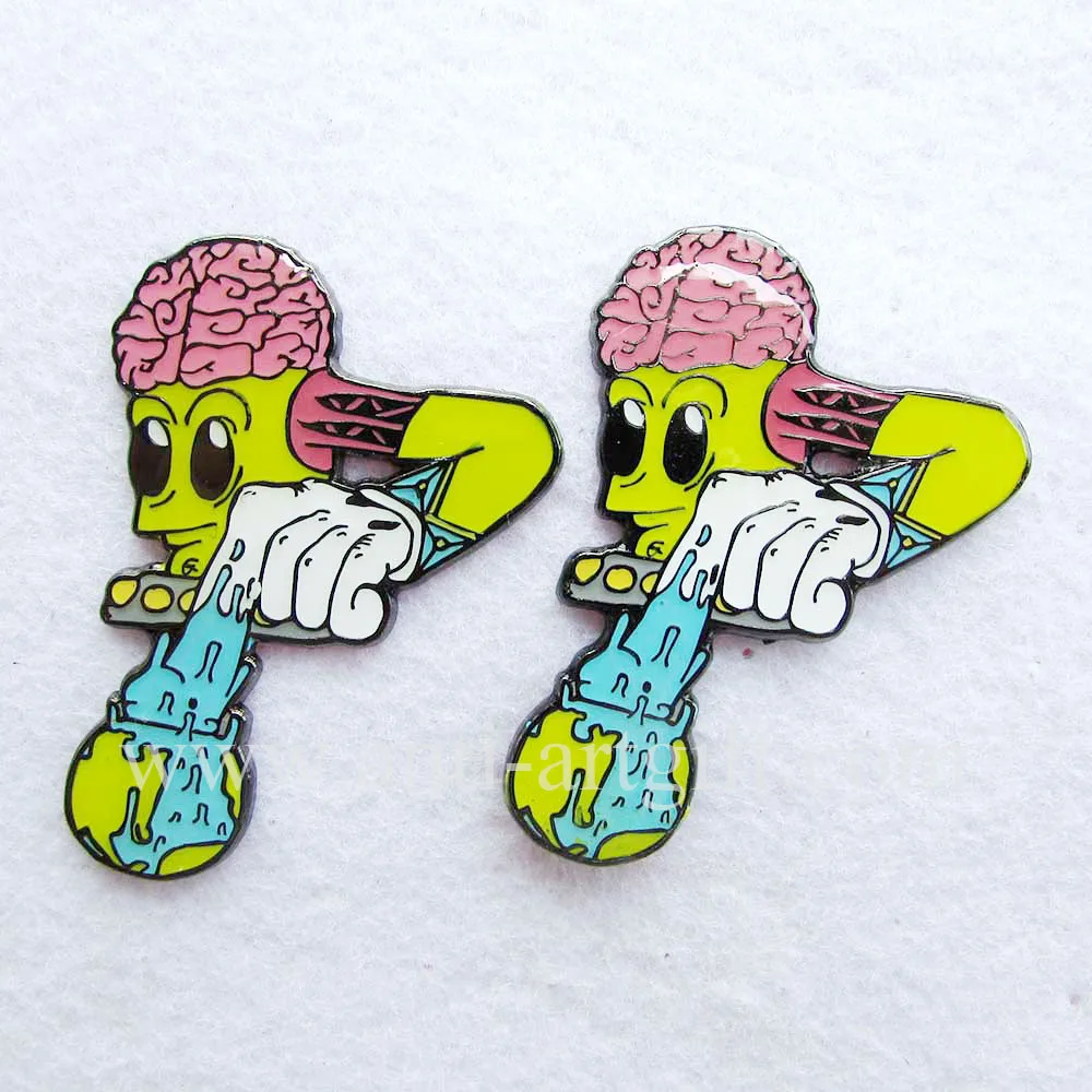 

Whosale 2PCS 2'' soft enamel with epoxy cartoon animal lapel pins