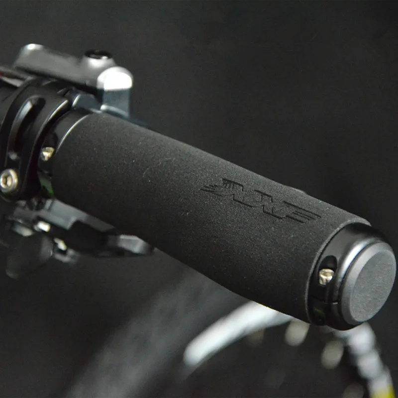 BC04 Black