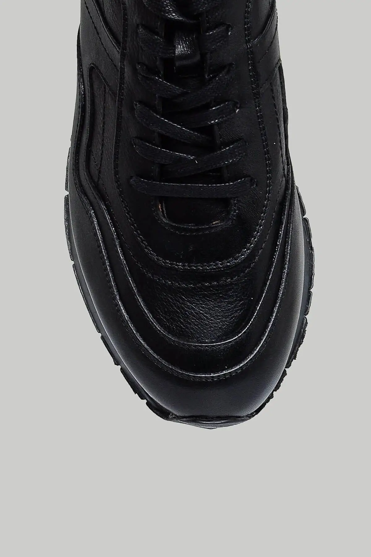 Мужская черная обувь из натуральной кожи Derimod