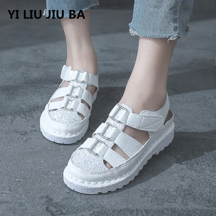 2019 جديد المرأة الصنادل أزياء الشقق أحذية النساء مشبك حزام النساء الصنادل الصيف الصنادل أحذية النساء زائد حجم 35- 40 ** 446