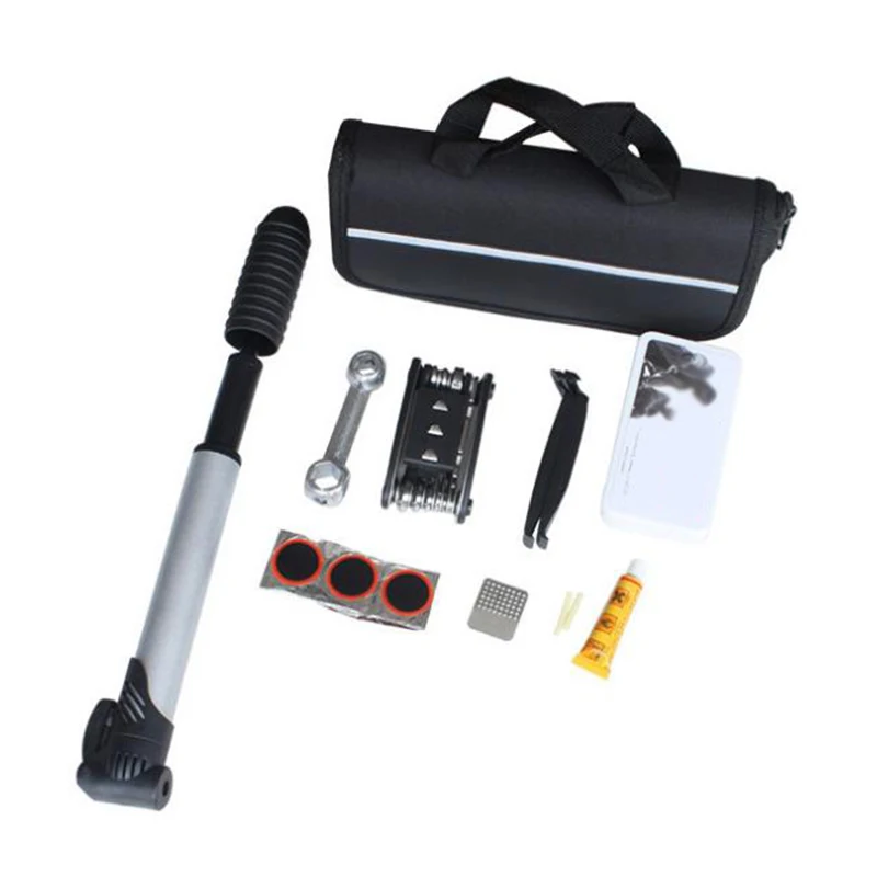 Ремонтный набор велотуриста. Набор инструментов для велосипеда. Ремкомплект для велосипеда. Сумка для инструмента на велосипед. Ремнабор для велосипеда фото.