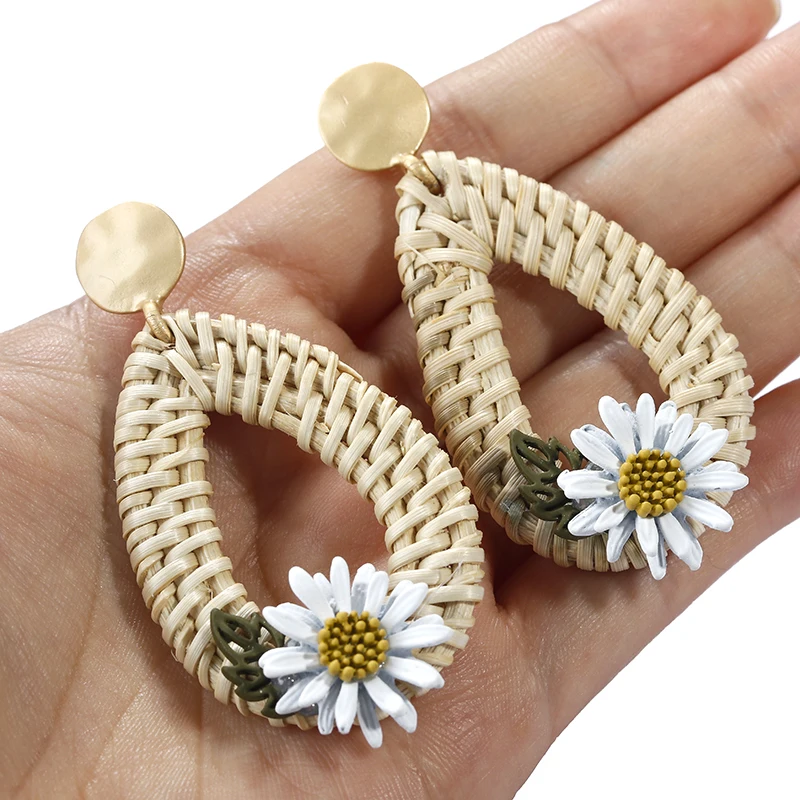 

AENSOA Handmade Water Drop Small Daisy Earrings Raffia Straw Weave Rattan Knit Vine Weave Flower Dangle Earrings For Women Beach