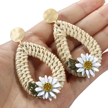 

AENSOA Handmade Water Drop Small Daisy Earrings Raffia Straw Weave Rattan Knit Vine Weave Flower Dangle Earrings For Women Beach
