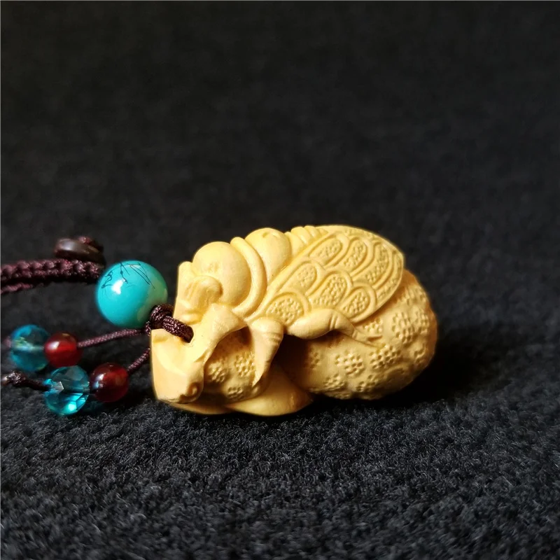

Cute mini animals Cicada statue insect, hexapod figurine wood India Yoga Mandala Fingertip toy Exquisite gift Sculptures