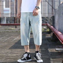 Тонкие мужские летние короткие джинсы с царапинами Повседневная длина до колена светло-голубые джинсовые брюки укороченные рваные брюки