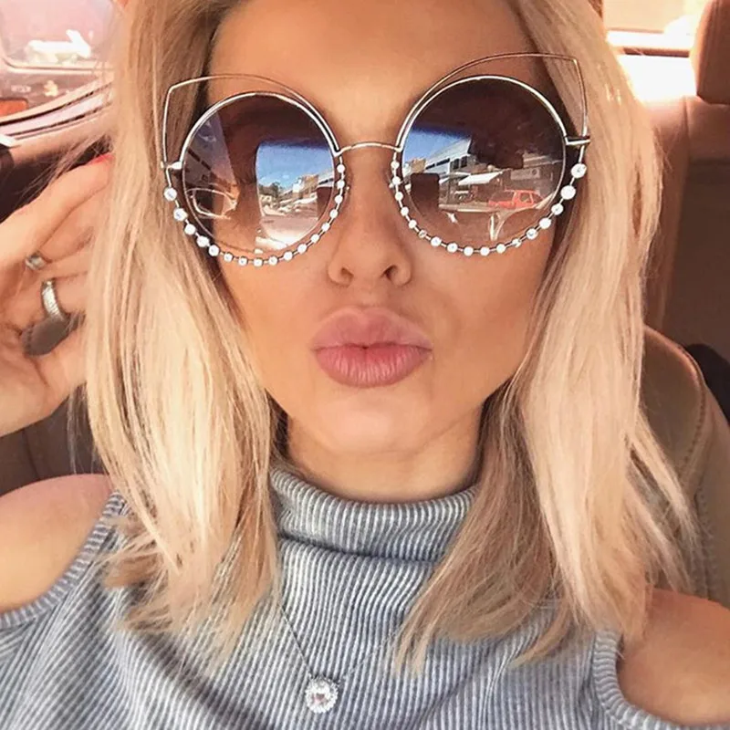 

2017 Fashion Sexy Cat Eye Sunglasses Women Coating Reflective Mirror Diamond Decoration Glasses Female Shades UV400