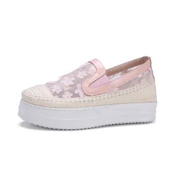 

In 2019 the new thick leather bottom embroidery loafers female 33-43