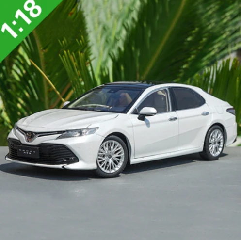 1/18 Toyota Camry 8-го поколения Литой Сплав Модель автомобиля игрушки для детей Коллекция подарков Черный Белый Красный - Цвет: Белый