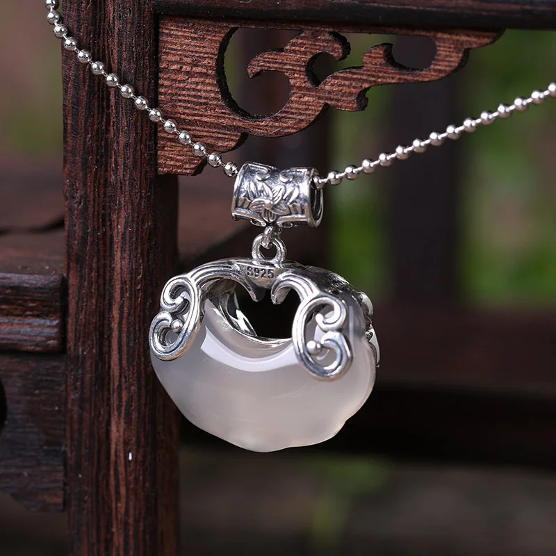 

rich natural chalcedony agate pendant necklace to restore ancient ways female temperament collarbone chain wholesale