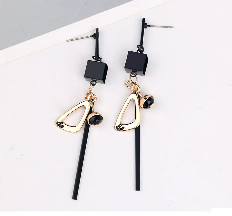

Japanese and Korean simple personality long temperament earrings earrings geometric irregularities asymmetric retro earrings