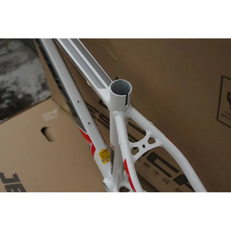 Sale JESSICA 26er 15.5/17/18 inches MTB Frame Mountain Bike Frames Bicycle Aluminum alloy Superlight Straiht Tube Frameset BSA 68mm 6