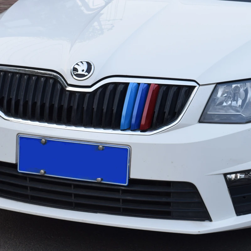 Для Skoda Octavia 2015 2018модифицированная специальная средняя сетка Трехцветная полоса