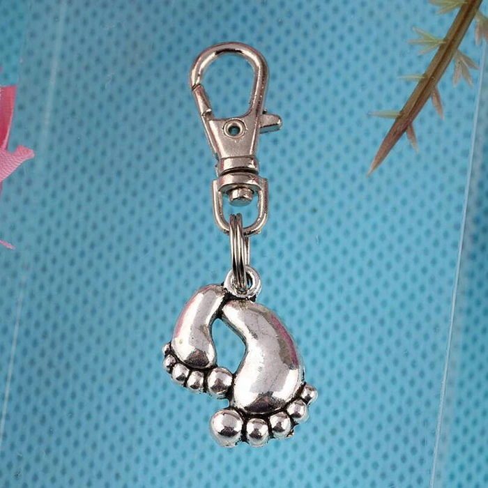

Vintage Silver Soles Foot Key Chain For Keys Car Key Ring Souvenir Handbag Gifts Accessories DIY Keychain Jewelry Hot Sale P533
