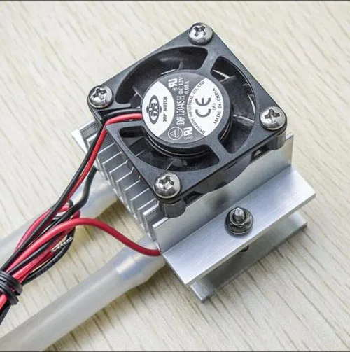 

DIY kits Thermoelectric Peltier Refrigeration Cooling System + fan + TEC1-12706