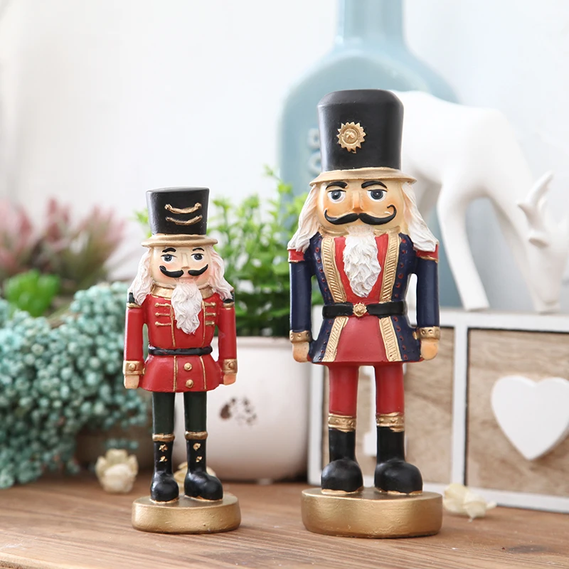 Wooden Nutcracker Doll Soldier King Movable Doll Puppets Classic 