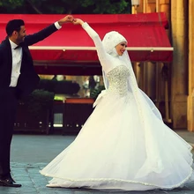 High Neck Arabic Wedding Dresses With Crystals Ball Gowns Islamic Bridal Dress Hijab Veils Long Full Sleeve Muslim Wedding Gown