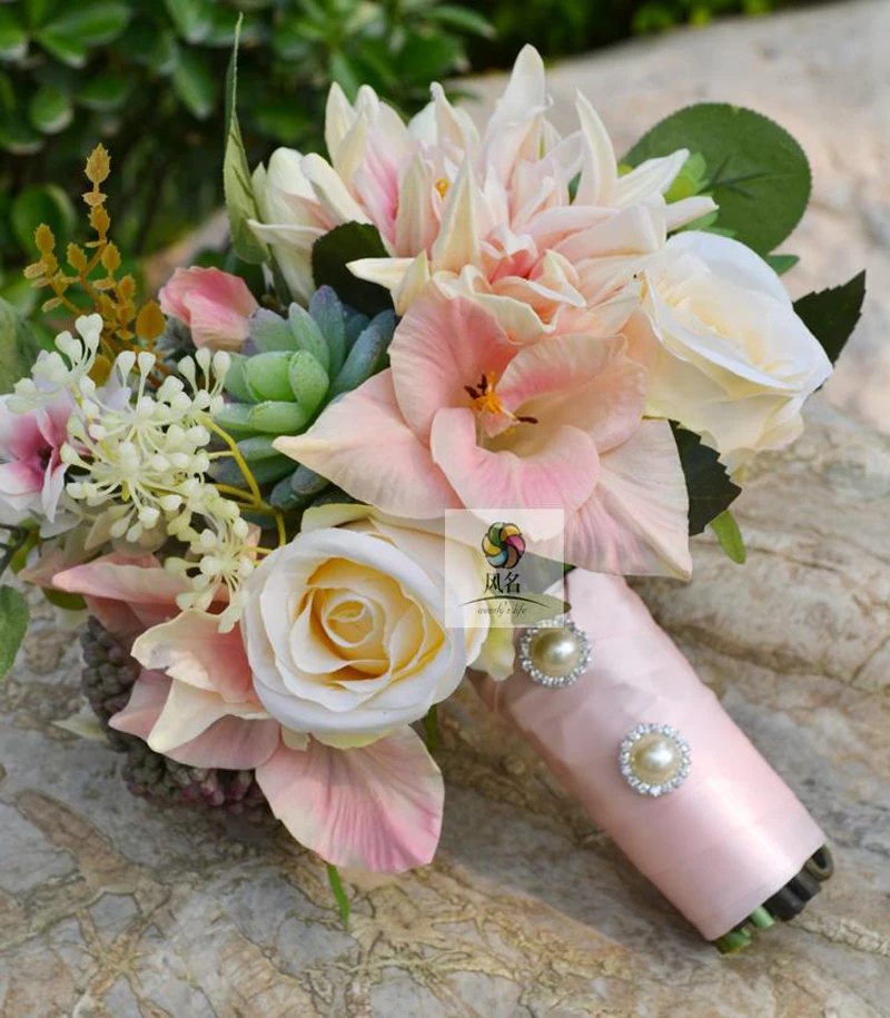 

High Quality Wedding Supplies Bouquet Flower Floral Bridal Bridesmaid Bouquets Artificial Flower Succulent Bride Holding Flower