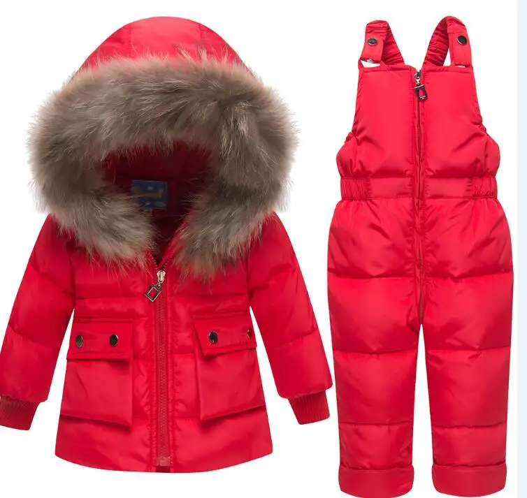 Новинка года, теплые зимние комплекты для детей, 8821 пуховые пальто для маленьких мальчиков зимние комбинезоны с большими карманами, пуховая верхняя одежда для девочек, пальто+ комбинезон на подтяжках, 2 предмета - Цвет: Красный