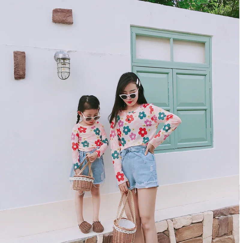 2019 Summer Fashion Thin Sun protection Mother Daughter Long Sleeve Floral T-shirt Family Matching Clothes Mommy and Me Clothes