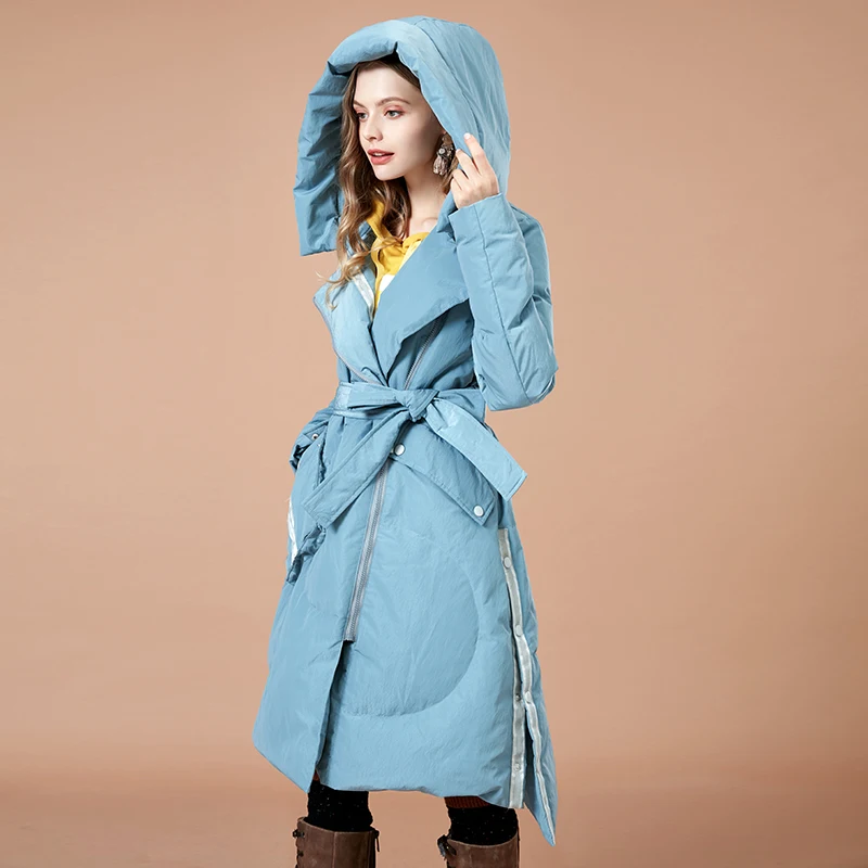 Koop ARTKA 2018 Herfst en Winter Nieuwe Effen Dikke Mantel 90% Witte Eendendons Jas Sjerpen Brief Print Pocket Hooded Uitloper YK10383D