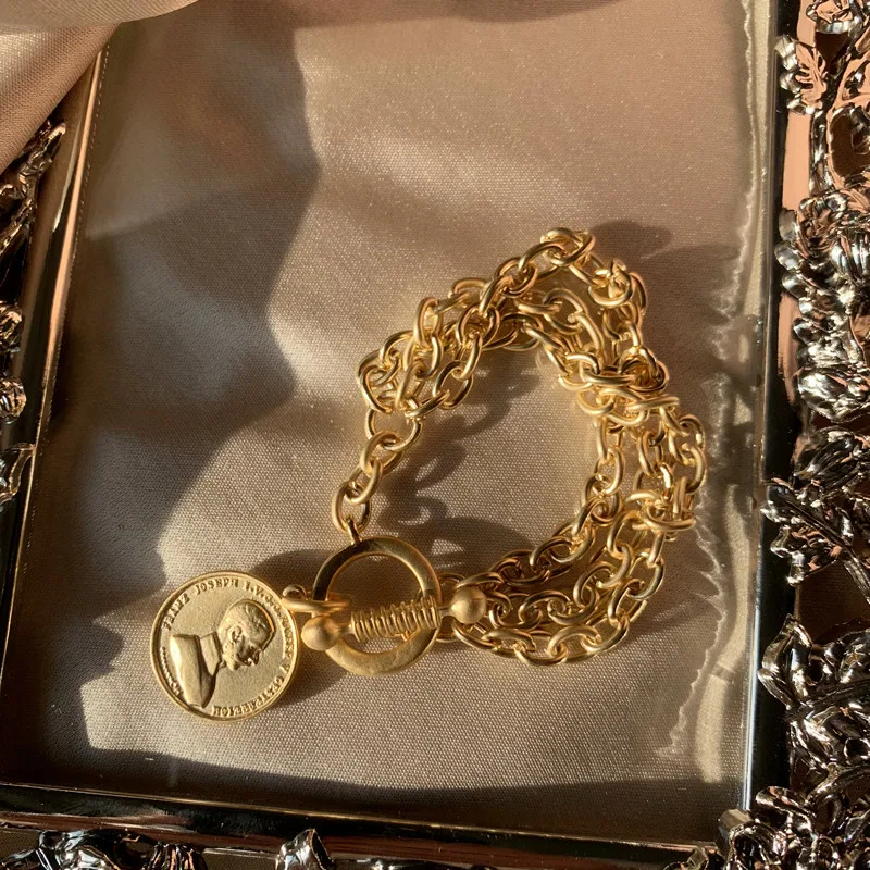 HUANZHI, новинка, золотая металлическая цепочка, монета, голова человека, неровный натуральный пресноводный жемчуг, женские браслеты, браслеты для женщин