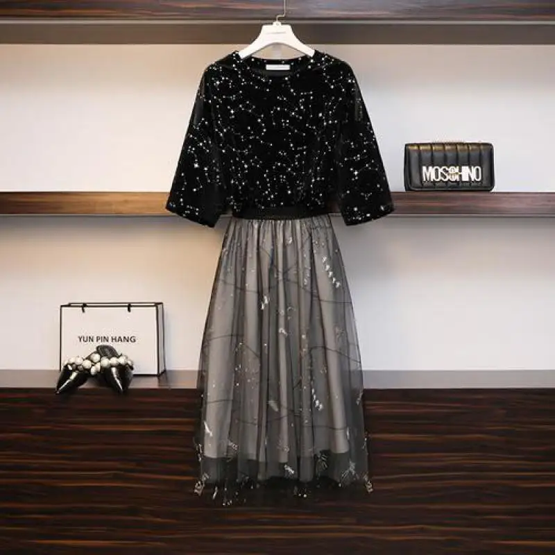 

2019 New Woman Two Piece Sets Summer Skirt + Starry Sky Print Balck T Shirt Tops Suits Women Elegant Plus Size 2 Pcs Set Twinset
