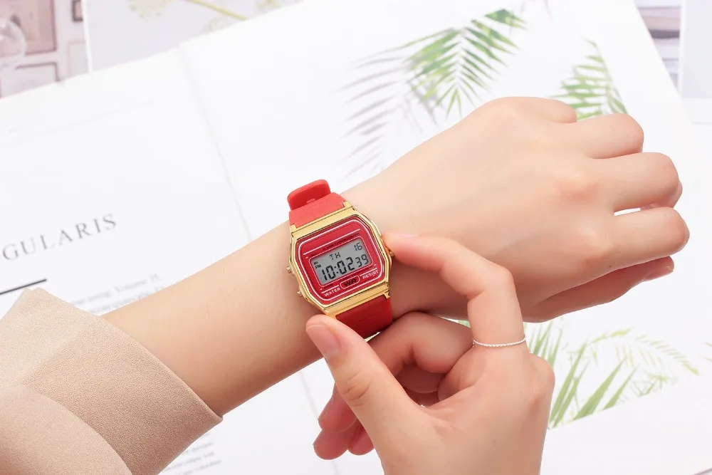 Силиконовый ремешок Ретро Винтажные цифровые часы для мальчиков и девочек мужские и женские Новое поступление 100 шт./партия