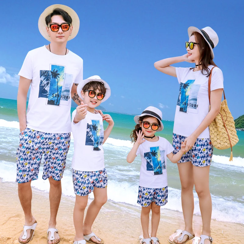 

Print T-shirt and Short Pants Set for Family Matching Outfit Summer Mom Daughter Sister Brother Holiday Suit Dad Son Beach Set