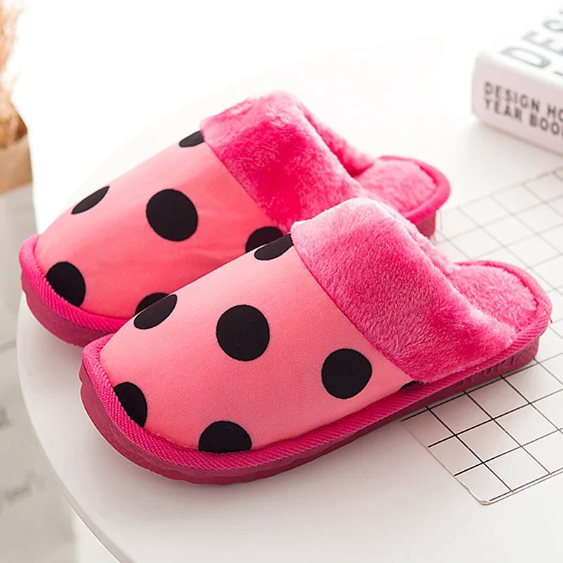 

Women House Slippers Winter Short Plush Polka Dot Light Weight Fur Slippers For Girls Casual Rubber Chausson Femme