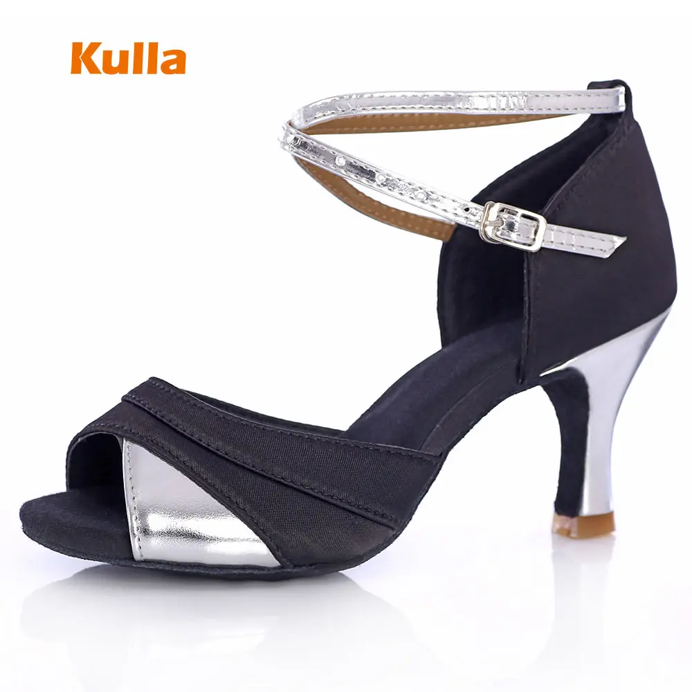 Tumit Hitam Wanita Salsa 1
