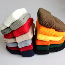 Высокое качество женские шапочки карамельного цвета для девочек и мальчиков Skullies для осени и зимы, повседневная Кепка унисекс, акриловая шапка, шапки для влюбленных