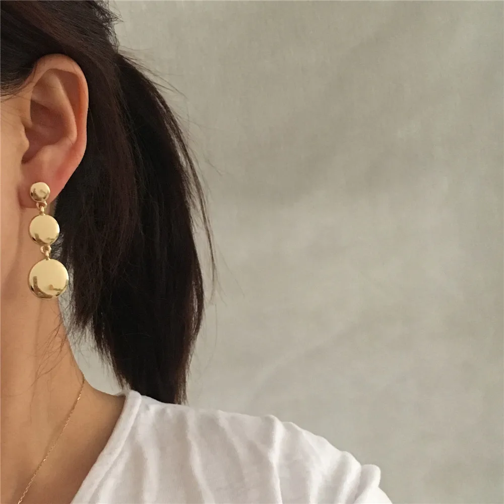 

TRENDY CASUAL GOLD COLOR THREE ROUND DISC LINKED MEDIUM EARRING