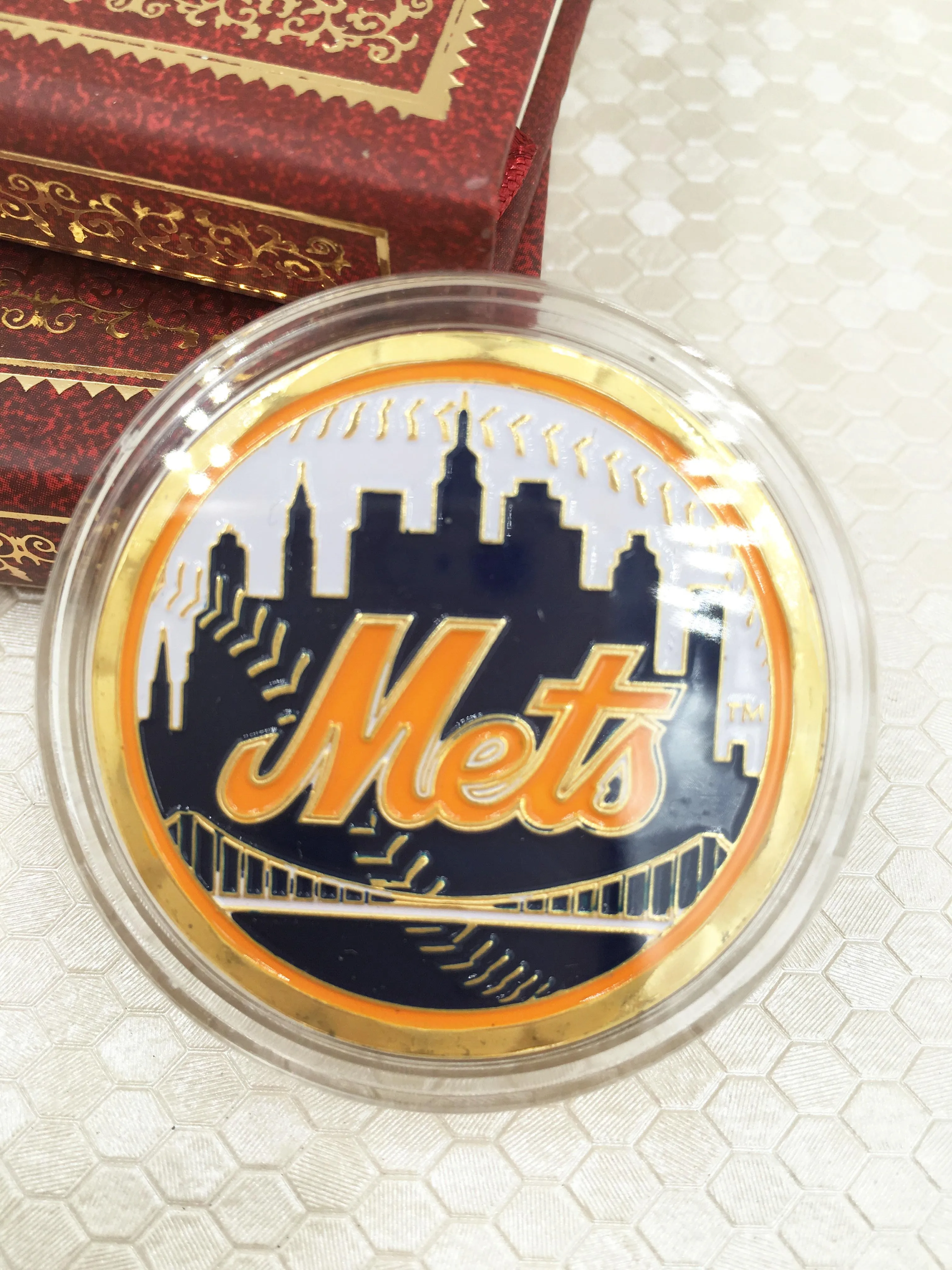 

Gold Plated Coins NEW YORK METS EST . 1962 Souvenir Coin Decoration & Collection Gifts With Acrylic Box