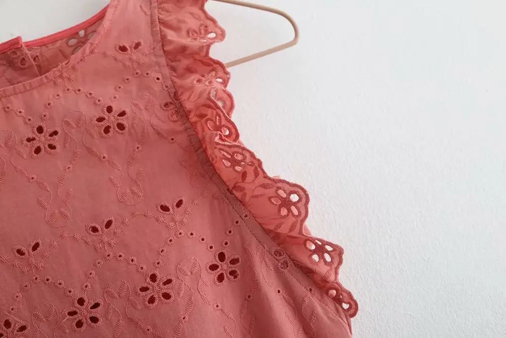 2019 Women sweet hollow out embroidery vest Blouse back buttons Shirts women o neck sleeveless ruffles casual blusas Tops LS3770 2019 Women sweet hollow out embroidery vest Blouse back buttons Shirts women o neck sleeveless ruffles casual blusas Tops LS3770
