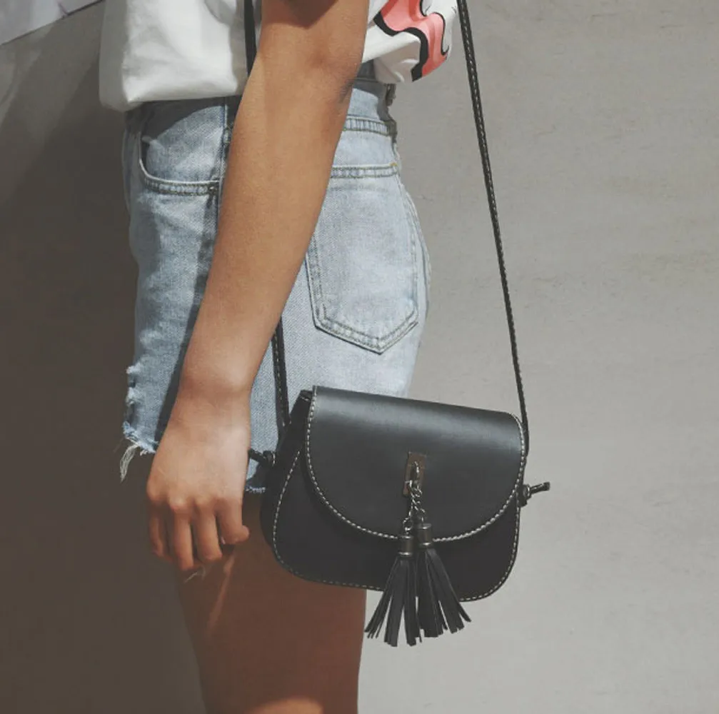 Сумка на плечо из искусственной кожи с кисточкой, женская сумка через плечо, женская модная сумка-мессенджер, маленькие сумки с клапаном для леди# YJ - Цвет: Black