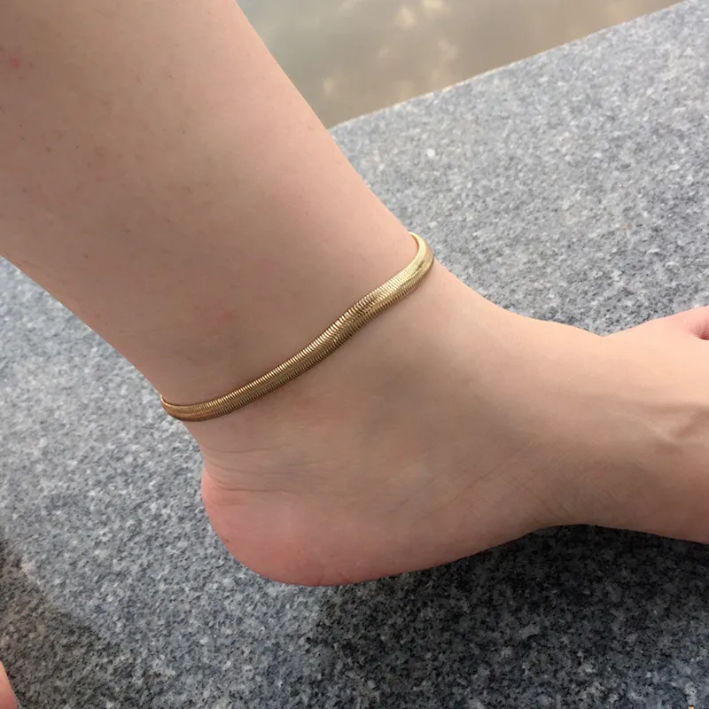 anklet barefoot
