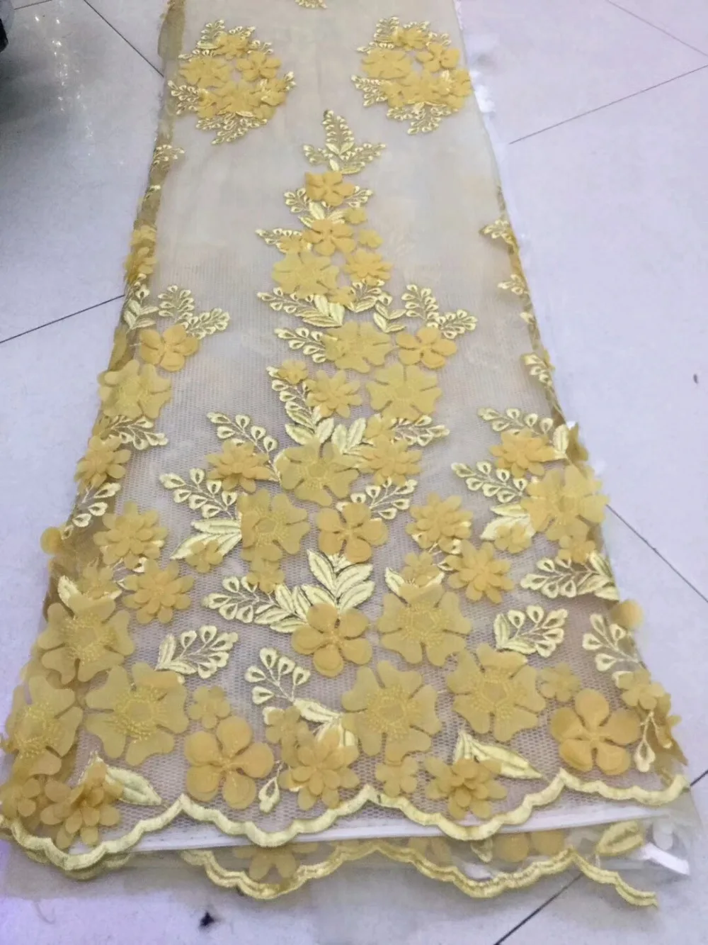 

High Quality Nigerian net lace fabrics with 3D flowers Tulle lace 2018 Nigerian Bridal dress Fabrics dpa222