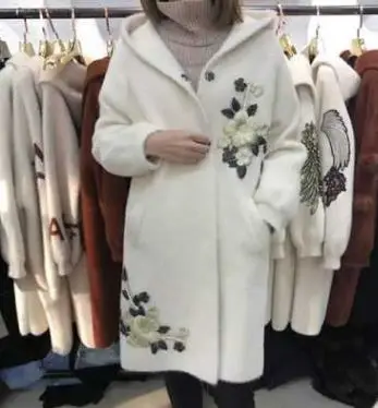 white big floral Вельветовая куртка из искусственной норки для женщин, длинный кардиган размера плюс, женские пальто и куртки с цветочной вышивкой, Офисная верхняя одежда, осенне-зимнее пальто - Цвет: white big floral